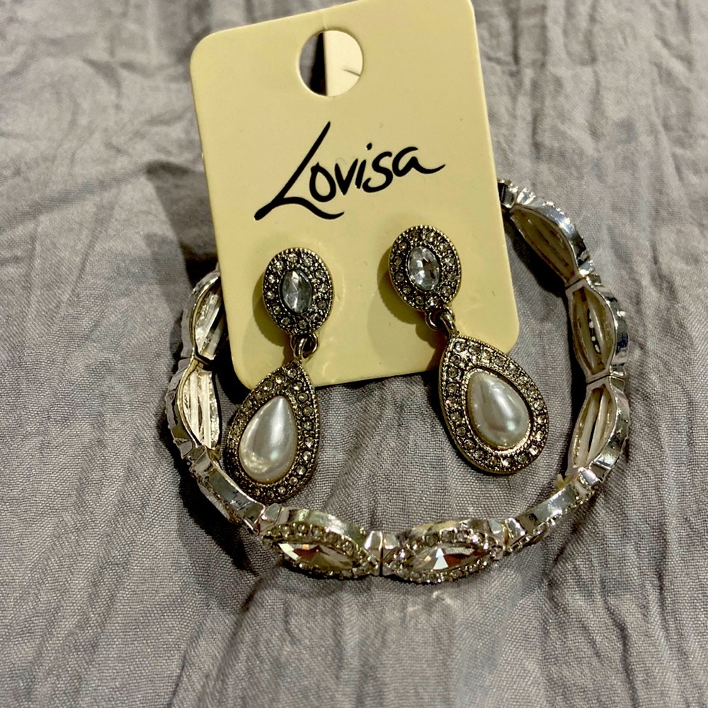 Earring and bracelet set